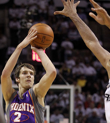 随着足球转 随着足球转