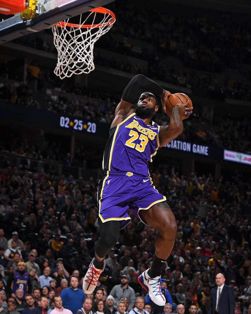 一个令人振 一个令人振