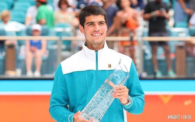 库里挺身而 库里挺身而